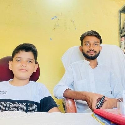 b4ad54a9ba90420's profile picture. 