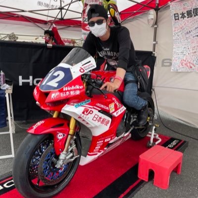 無言フォローすみませんm(*_ _)m Ninja250R 6/8納車、8/20 ZX-10R納車、MT09SP 4/16納車、3/11 Ninja250納車/Nikon D5600/ #星詠み/#35P/たまにクソツイしてますご了承下さい。