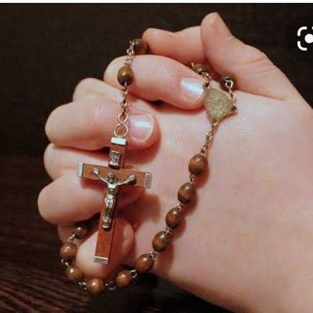 #Rosary 💖#ProudCatholic ⛪ 💕  #prolife
  
💐I 💓 Mama Mary💖

🇮🇳I 💓 Mumbai💖 

I 💓 praying the Rosary 

Love movies. Big fan of Meryll streep.