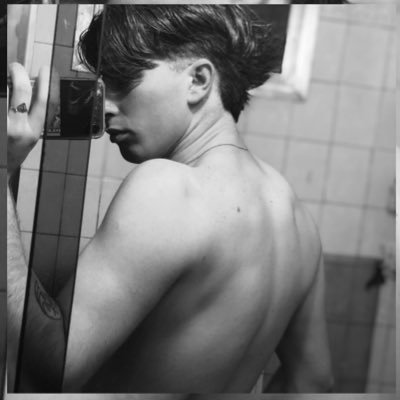 ElianZanini's profile picture. robin hood 👾 #la74 #CABJ💙