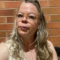 Sarah Podolsky (@lahladypod) 's Twitter Profile Photo