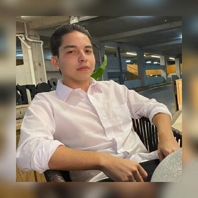 Estudiante de economía. “Pobre México, tan lejos de Dios y tan cerca de Estados Unidos“.