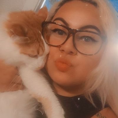 QueenCeleste888's profile picture. || clinically alive, dead inside || sriracha razorblades