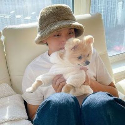 Studythings3's profile picture. 