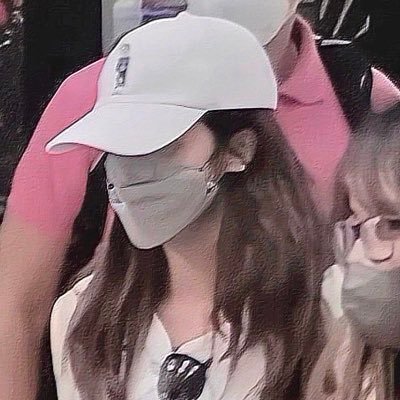 ⓘ this user deserves books. hi! thanks for following me ^^