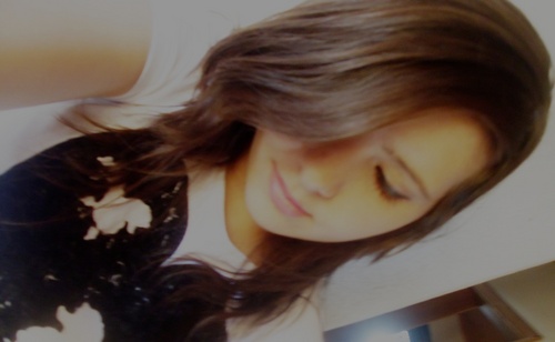 Paramore,Chocolate,starbucks,makeup,
Skins,gossip girl,coofe,music,acessoMTV,
movies,cold (: