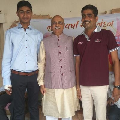 उप प्रमुख धागधा शहेर भारतीय जनता पाटीँ
EX-President Of DHG @BJYM (2009-2016)
Ex- Councilar of DHG Nagarpalika (2010-2015)
Bigfan of @narendramodi @ikjadejabjp