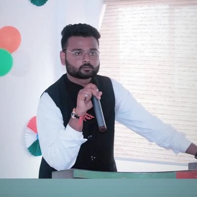 Abhishek11_10's profile picture. भारतीय 🇮🇳समाज सेवक🚩लेखक✍️ 
 वक्ता सत्य का 🙂✌️