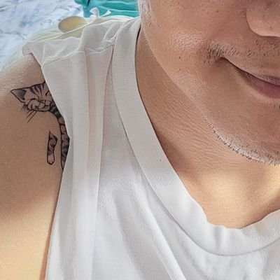 pika500's profile picture. He/Them, does ANYONE know what to do?