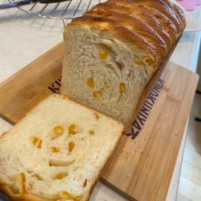 パン作り初心者です☺️いつもYouTubeのパン作りの動画を見て練習しています🥐甘い系のパンが大好きです💕