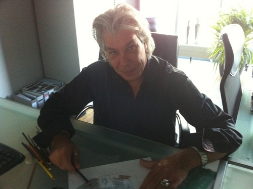 WalterLiere's profile picture. Ontwerper van creatieve, praktische & unieke oplossingen voor badkamers (én overige interieuren. Kenmerk? Bijzonder tegelwerk!)