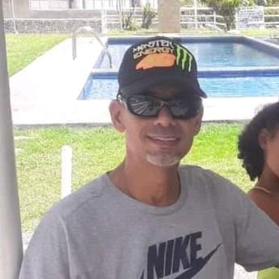 Humanista por pasión, ateo por convicción. En constante busqueda de la justicia.