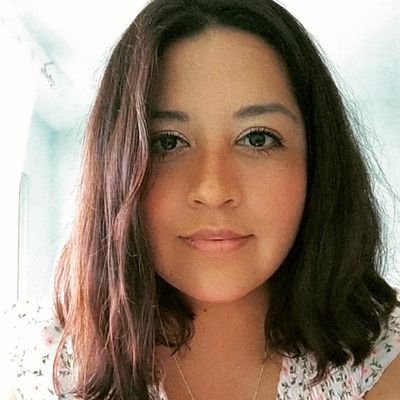 🇲🇽 de Nacimiento, 🇪🇸 en el ❤️ ¡Y olé! 💃🏽
Un poco morada ♀️💜, un poco rojilla ❤️ 🍒👠🔴