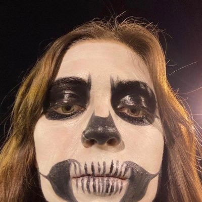 ladyx_xbug's profile picture. oh, so i guess the wedding i’ll never be getting will live in the back of my mind