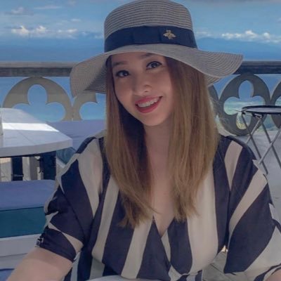 Joyz_Tan's profile picture. we're not the same simple as that😅