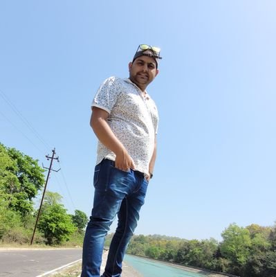 Likes Desi Food , Indian politics and cricket fanatic😋
मन के हारे हार है, मन के जीते जीत॥