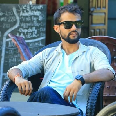 #medical student MBBS(3rd yr)GMCTH
#cricket lover😍