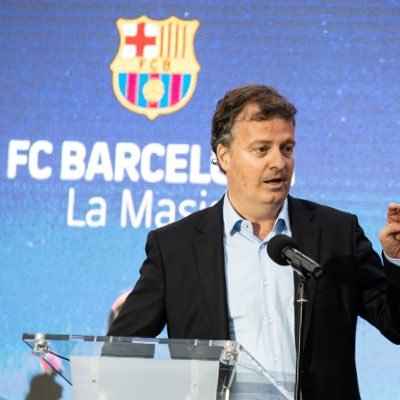 Economista.Especialitzat en gestió del rendiment esportiu. Director d’esports FC Barcelona.Sports Director FC Barcelona.