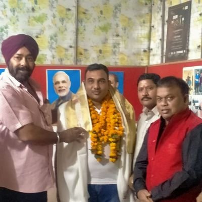 upcopsundar's profile picture. #upcop
#रक्तदान महादान दोस्तो करके देखो अच्छा लगता है🙏🙏
 #regular blood #doner 
Tweets & views are personal
koo https://t.co/MCqKoTIPfb…