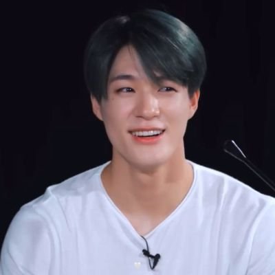 2000's Best sperm. A Incheon guy with the deity visual that you'll never seen in others. NCTZEN's heart stealer, he is Lee dé Jeno.