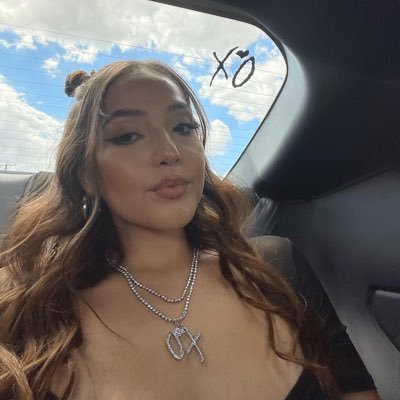 allyondra's profile picture. 