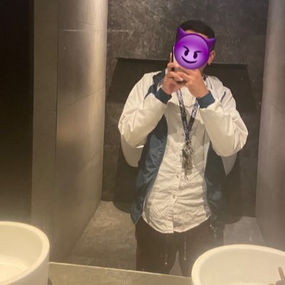 RevolverFive's profile picture. AlonChak