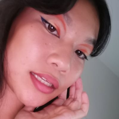 Breathe in, breathe out and go love yourself 🇱🇦🇻🇳
Pilowwww ❤️