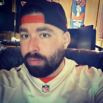 Hello my name is Krause. I am 32 years old, I am an Army vet of 8 years. I stream on Twitch, mainly playing Dead By Daylight. Rogue Energy Affiliate.