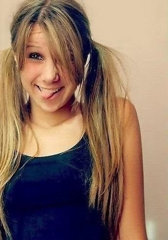 Sou apenas uma mulher em busca dos sonhos, modelo, fotógrafa e estilista' *-*