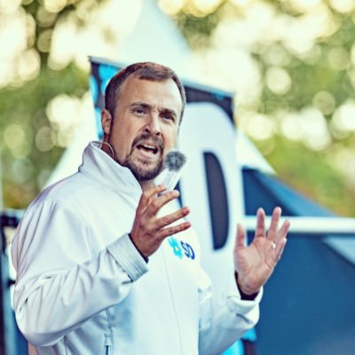 Oppositionsråd SD Malmö. Ledaren för det enda partiet i opposition mot vänstern. Tänker högt och gillar att provocera.