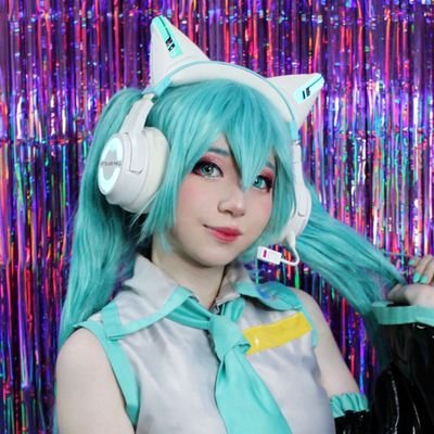 Cosplayer mexicana ✨
enfocada en el contenido de hatsune Miku y vocaloid hispanohablante 💙
dance cover y streamer 🌟