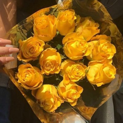 في سحابه على متن التمني 🎼💛🌼