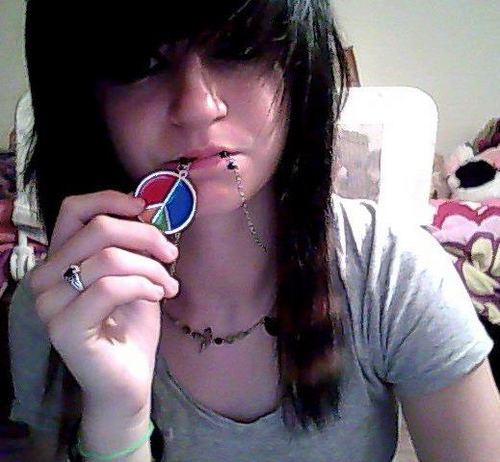My Name Is Jaylee But Call Me Jello, I'm 15, I Live In A Small Town In Indiana. I Play Guitar. I Party. And I Fuck Shit Up (: