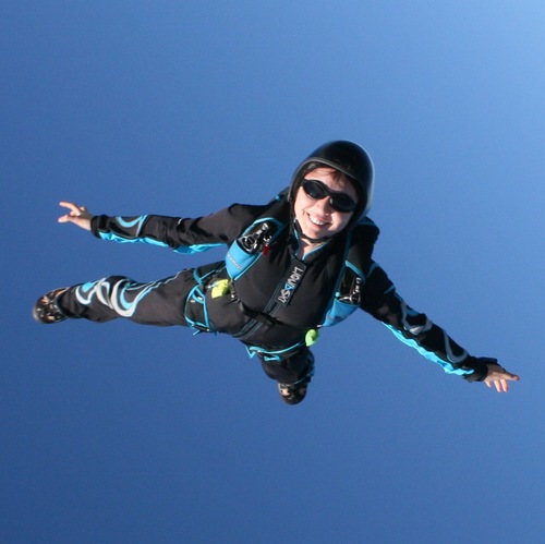 Paleo foodie, fitness junkie, outdoor enthusiast, skydiver, (ex-)figure skater, collector of way too many hobbies...