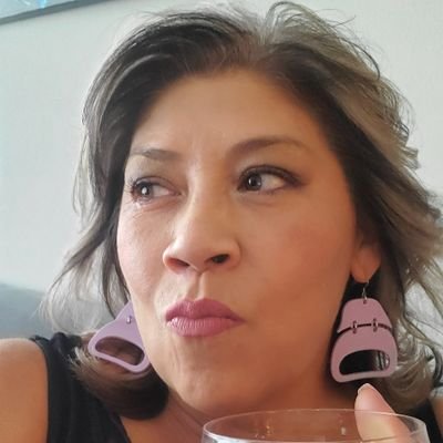 lives, researches, & writes Indigenous & decolonial politics of non/monogamy & relations with humans & place. AKA @KimTallBear https://t.co/JZdve3Ux2O