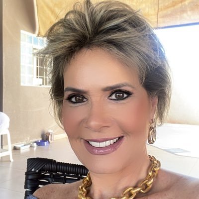 regina_broch's profile picture. Sou única! Extrovertida, alegre, sincera e sensível! 😍