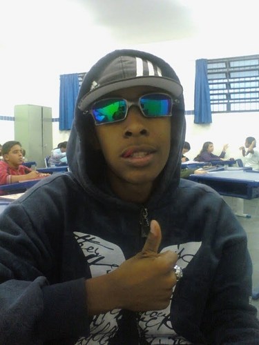 boleiro, bobo, Magrinho, Lindo, apaixonado, baladeiro, Peixe, simpatico, estressado, ciumento