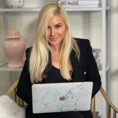 brette's profile picture. Founder of @HerFeed