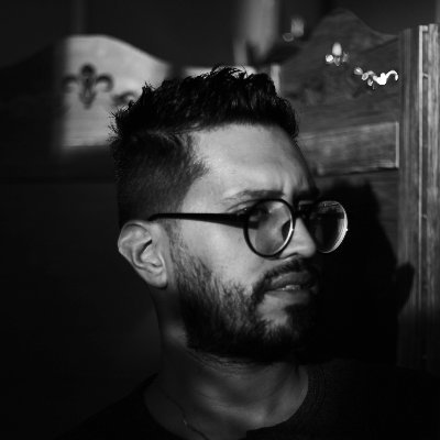 .
بقول یارو که میگفت: از چشم خیلیا افتادم..!
چون جدیدا جوری زندگی میکنم که حال میکنم...
.