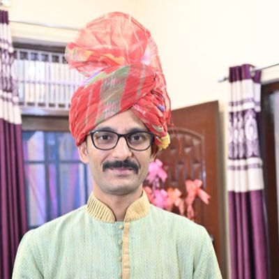 यदा यदा हि धर्मस्य ग्लानिर्भवति भारत।अभ्युत्थानमधर्मस्य तदात्मानं सृजाम्यहम्॥