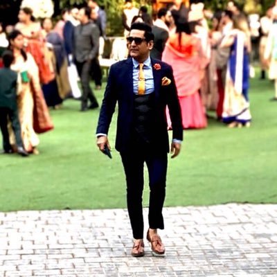 Hyper Nationalist.. Blessed to be a Hindu.. Great fan of Sachin Tendulkar.. Proud of Indian Army.. Bhakt of Mahadev.. हर हर महादेव 🙏🏻 जय श्री राम 🙏🏻