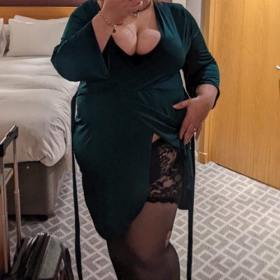 She/Her - Buxom British Redhead Escort & Pillow Principality - Newcastle, Edinburgh, Glasgow, Leeds, London - Available for GFE, PSE & Fetish bookings