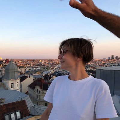 louisalavaud's profile picture. she/her; mostly I read