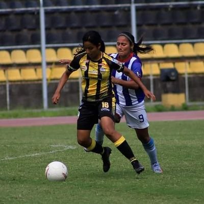 Futbolista Profesional             Del Deportivo Táchira 💛.       Dios Es Grande 🙏🏼⚽️🔥