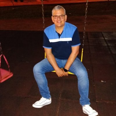 Disfruto de la revolución de las redes sociales. Gozo en mi trabajo, programando.