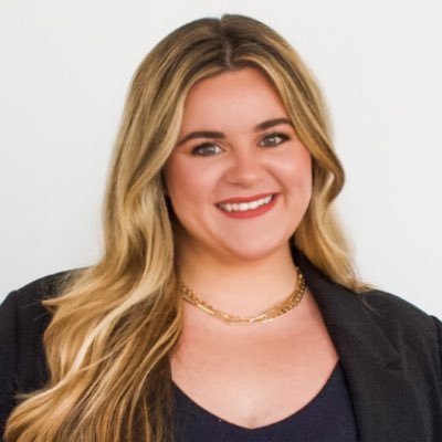 SEO Lead @ https://t.co/s2r6AGAwVp | She/Her | B2B, SaaS, Finance, and ecommerce SEO 
Master of actionable SEO strategies and planning | Lover of champagne 🍾