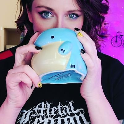 heavy_sara's profile picture. ģ𝕒Ｍέ𝐑 * ALS fighter * twitch streamer * ĤⓊмⓐ𝐍 & 𝕕𝕠𝕘 mom * whiskey drinker * 𝖒𝖊𝖙𝖆𝖑𝖍𝖊𝖆𝖉
