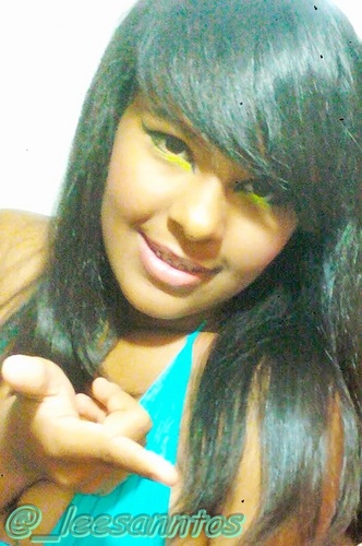 Meu nome é Leticia , tenho 14 anos, Moro em São paulo - sp e Aqui eu tento colocar tudo o que eu estou sentindo em palavras .