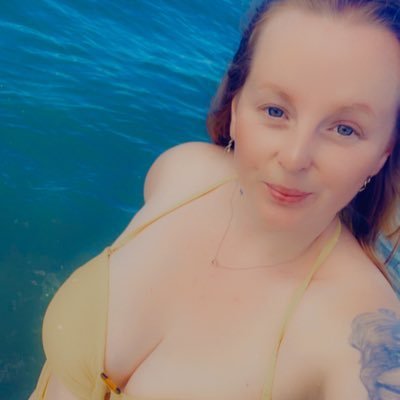 Veronic51650570's profile picture. Old account my suspended 😭😭https://t.co/UA83o0lhSn