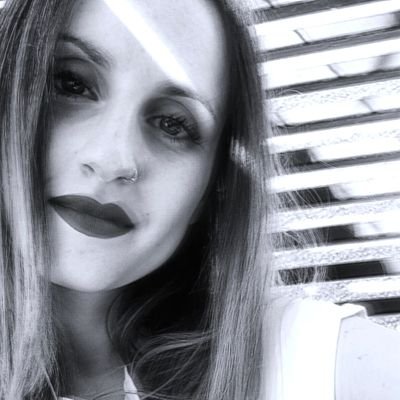 RaquelVegas's profile picture. Siempre que me confieso me doy la absolución...